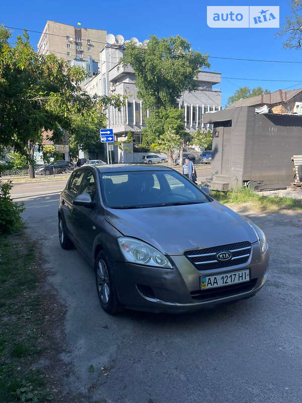 Kia Ceed (2008)