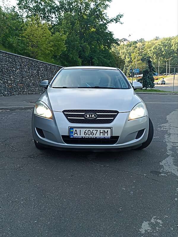 Kia Ceed (2008)