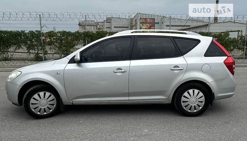 Kia Ceed (2008)