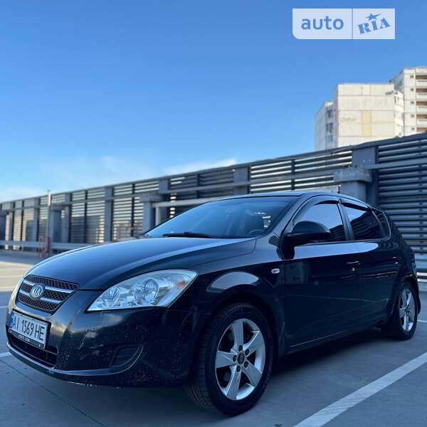 Kia Ceed (2008)
