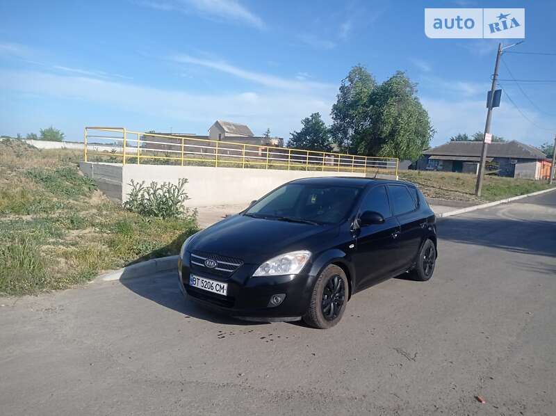 Kia Ceed (2007)