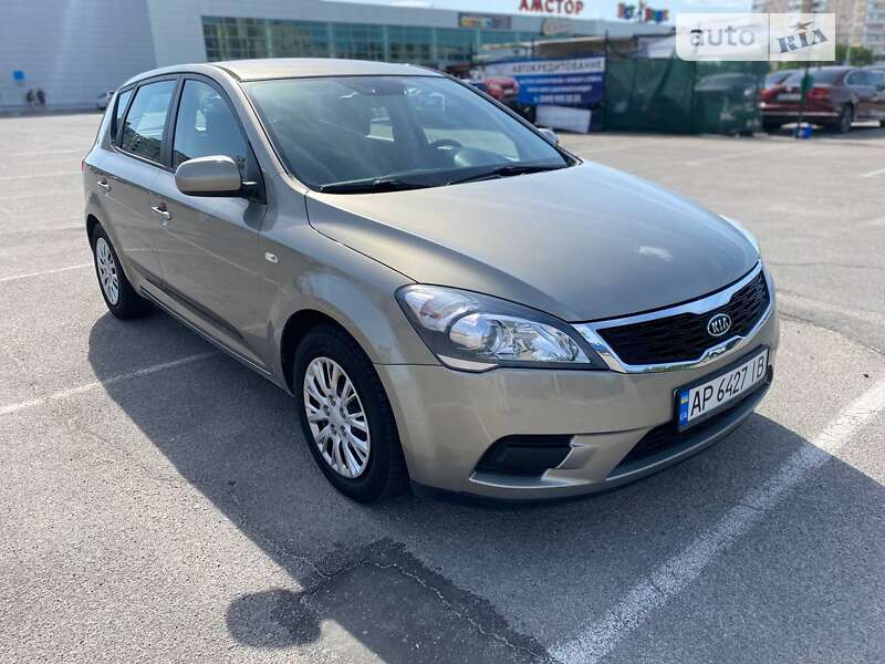 Kia Ceed (2010)
