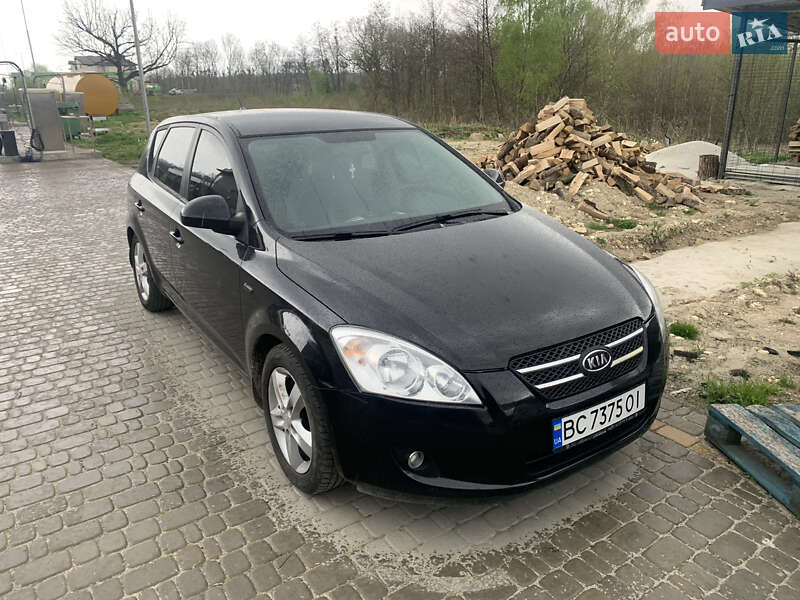 Kia Ceed (2008)