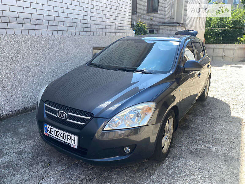 Kia Ceed (2007)