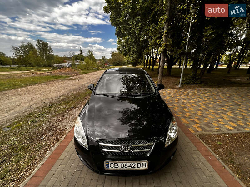 Kia Ceed (2008)