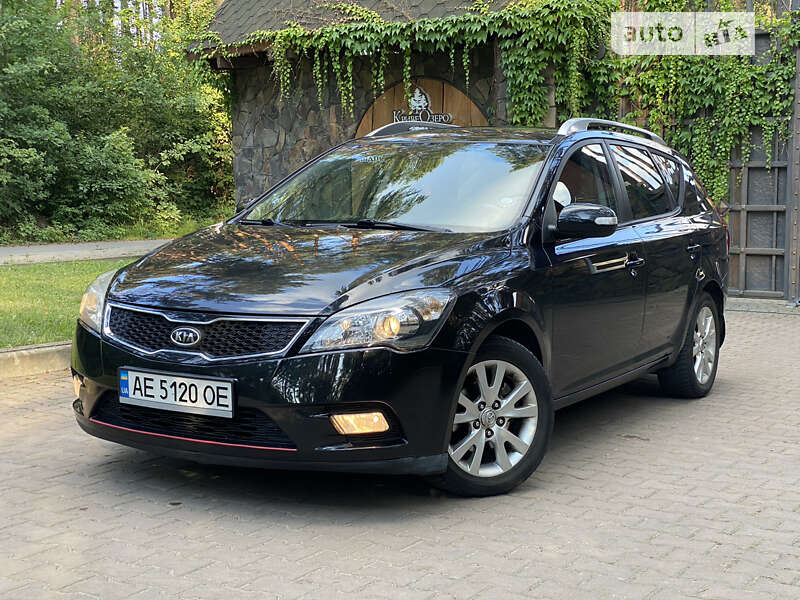 Kia Ceed (2010)