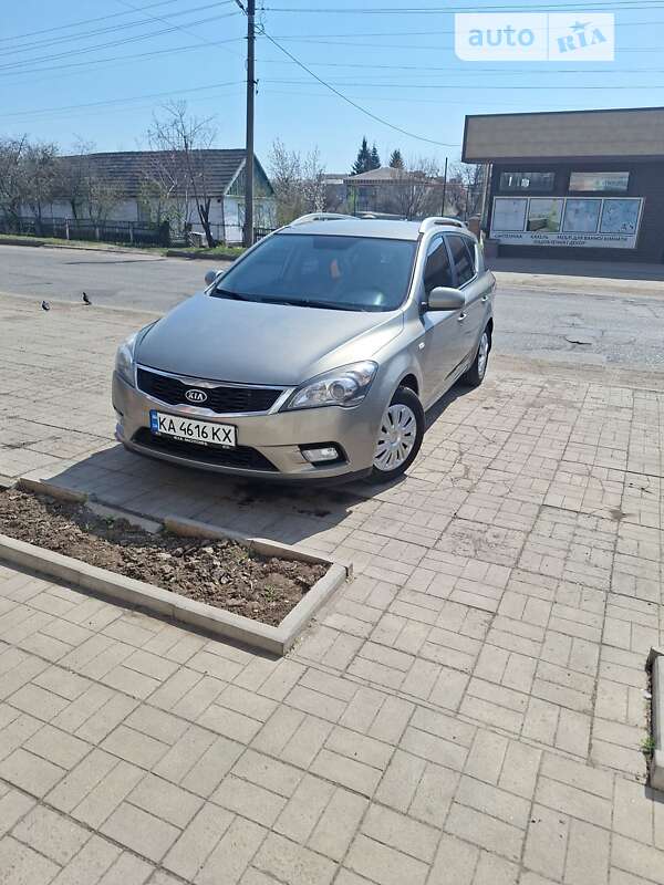 Kia Ceed (2011)