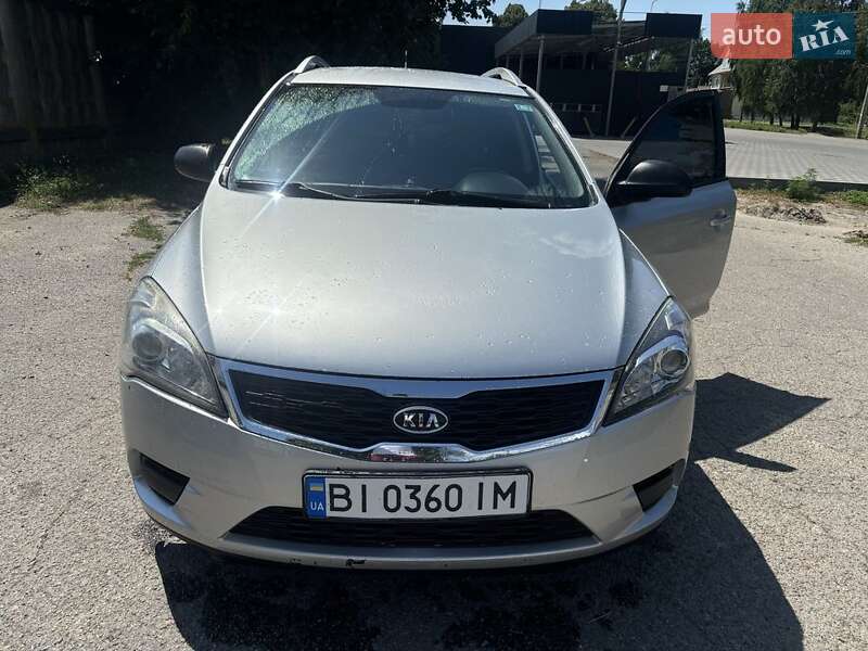 Kia Ceed (2010)