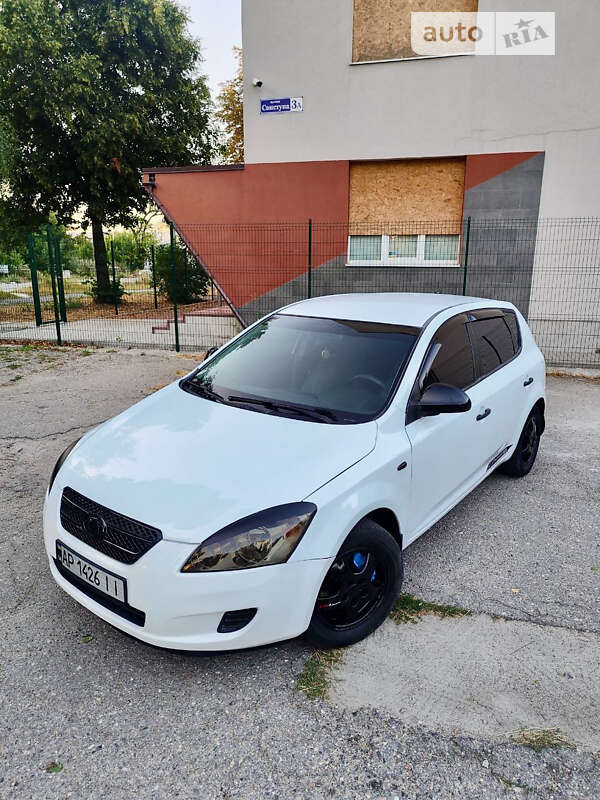 Kia Cee'd (2008)