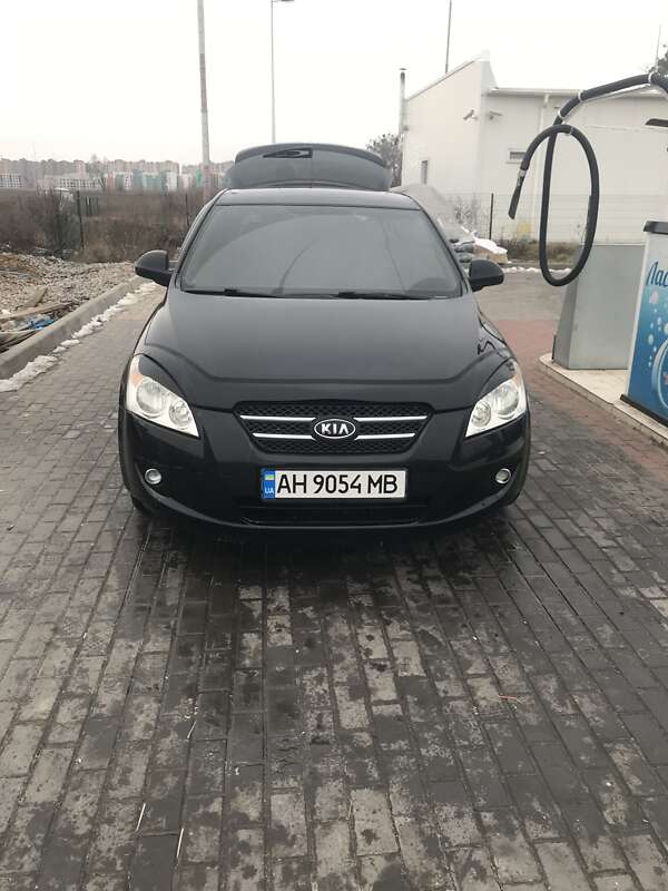 Kia Cee'd (2008)