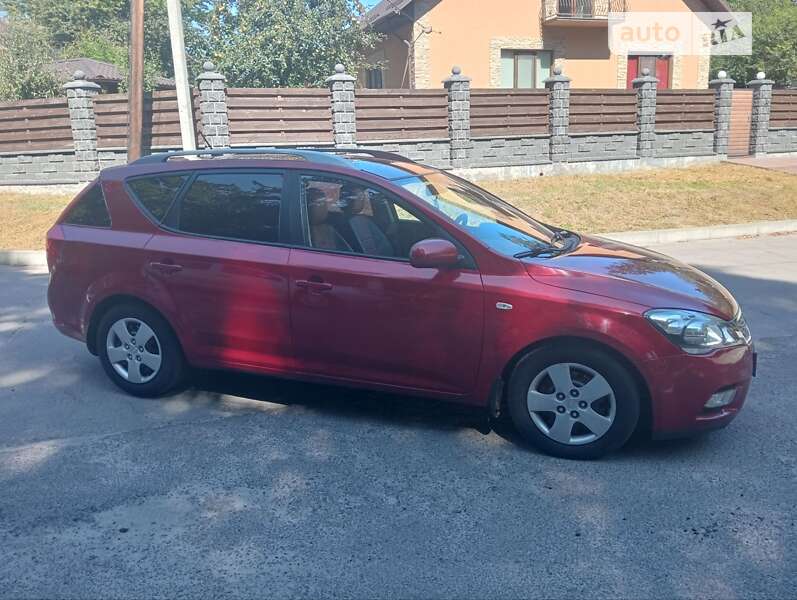 Kia Cee'd (2011)