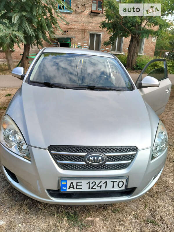 Kia Ceed (2008)