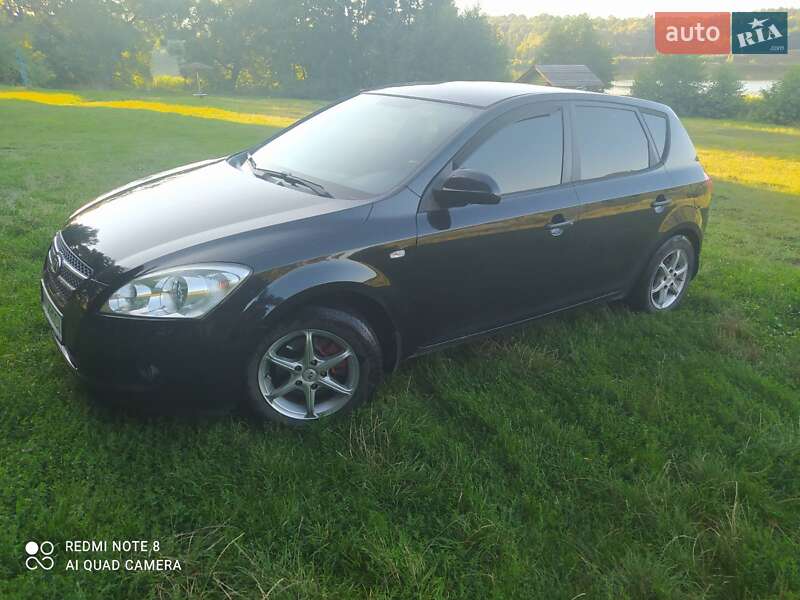 Kia Ceed (2008)