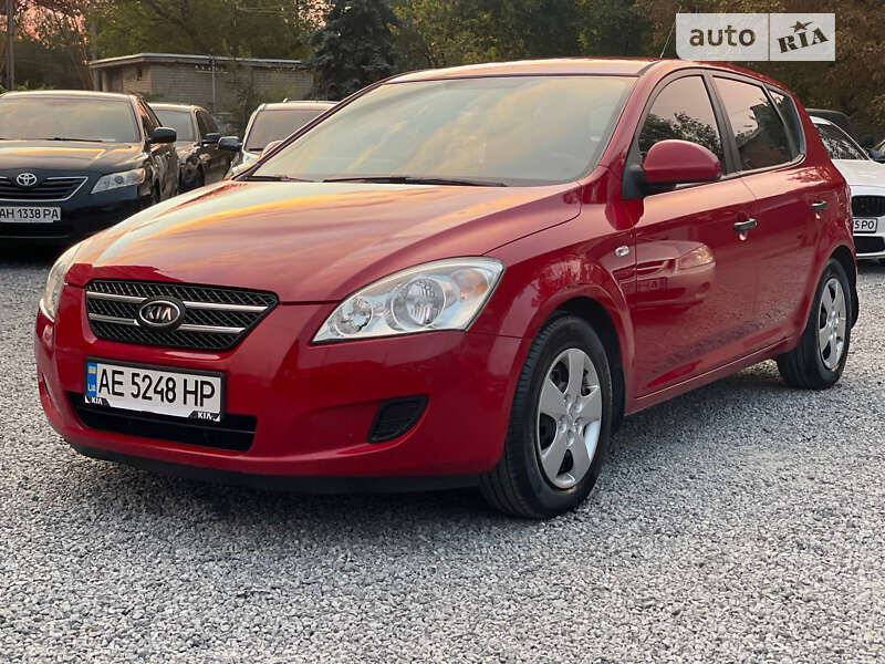 Kia Cee'd (2008)