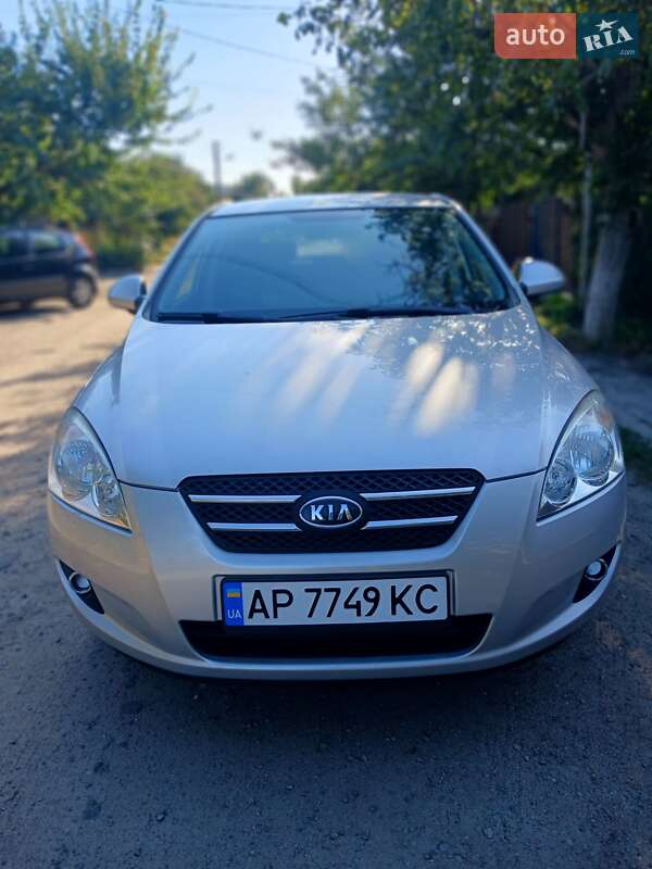 Kia Ceed (2007)