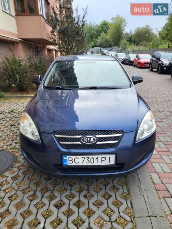 Kia Ceed (2008)
