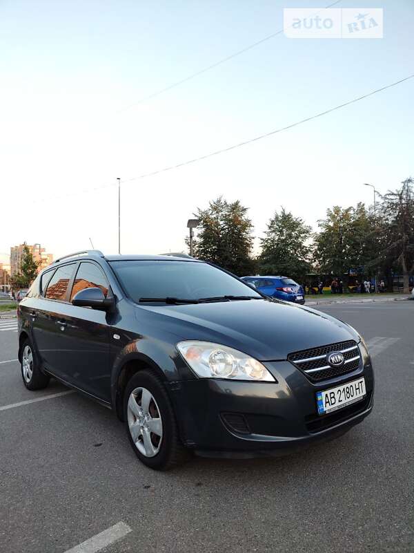 Kia Cee'd (2008)