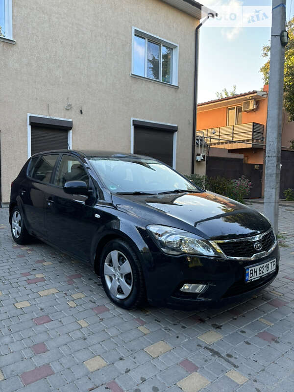 Kia Cee'd (2009)