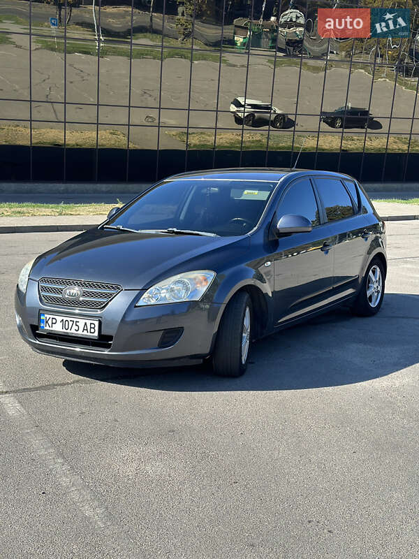 Kia Cee'd (2008)