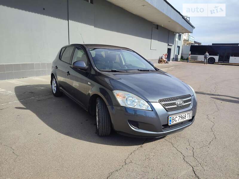 Kia Ceed (2007)