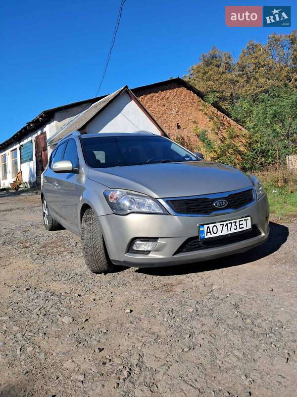 Kia Ceed (2009)