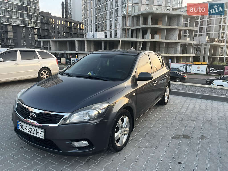 Kia Ceed (2010)