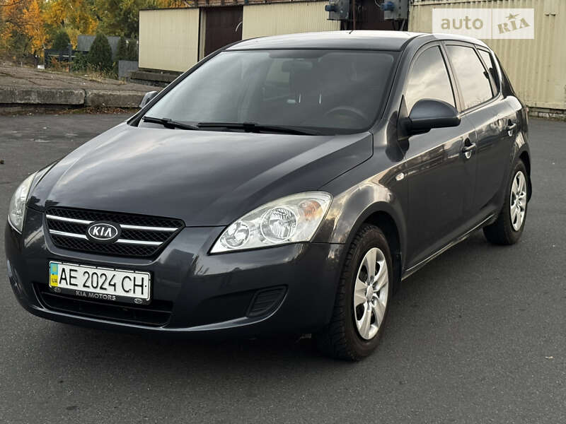 Kia Ceed (2008)