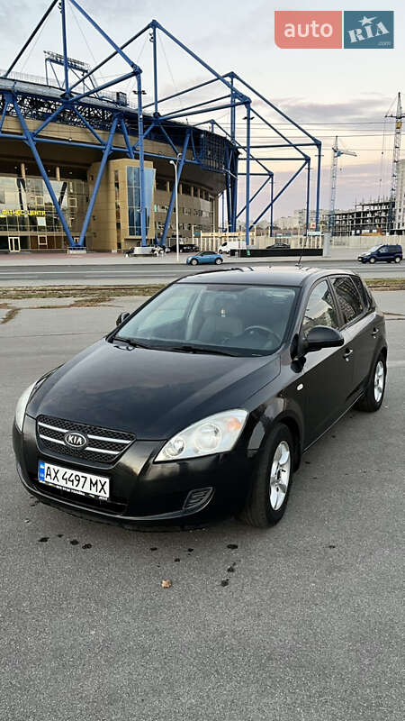 Kia Ceed (2008)