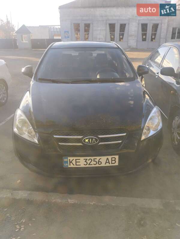 Kia Cee'd (2008)