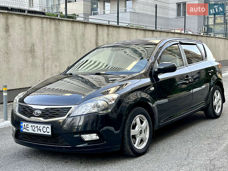 Kia Ceed (2011)