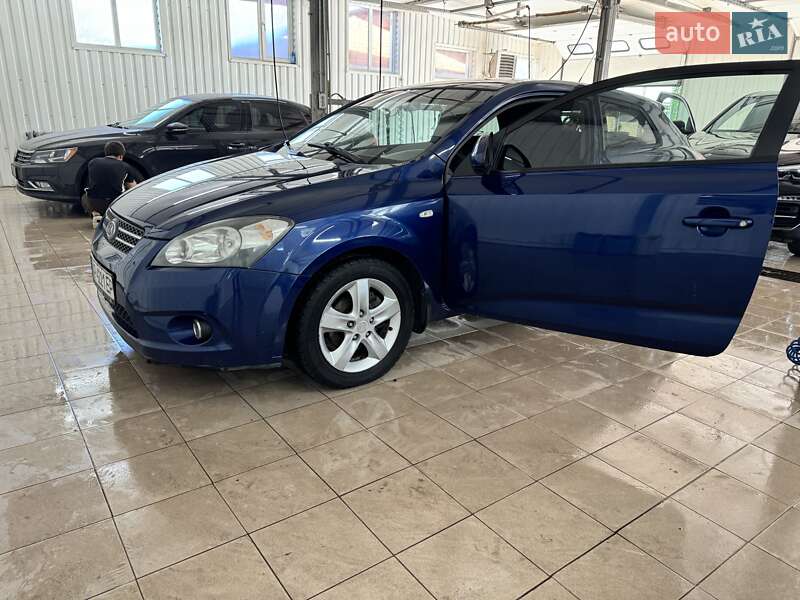 Kia Ceed (2008)