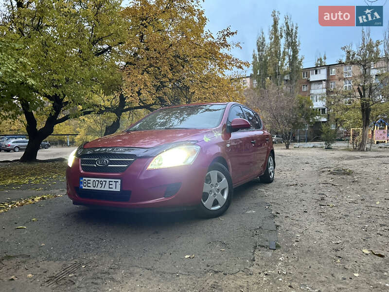 Kia Ceed (2008)