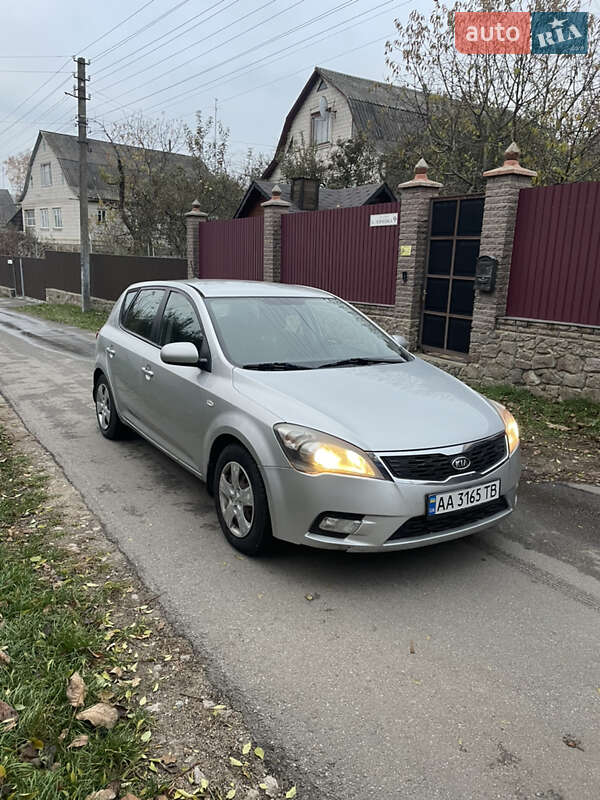 Kia Ceed (2010)