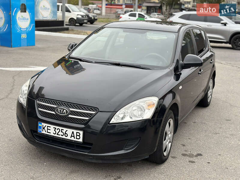 Kia Cee'd (2008)