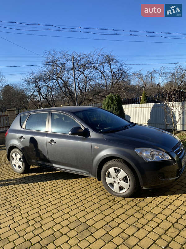 Kia Ceed (2008)