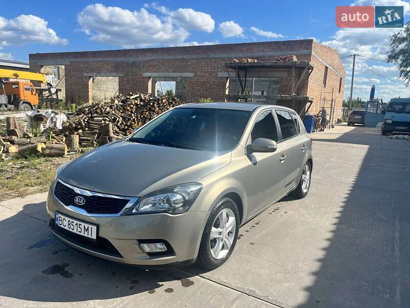 Kia Ceed (2010)