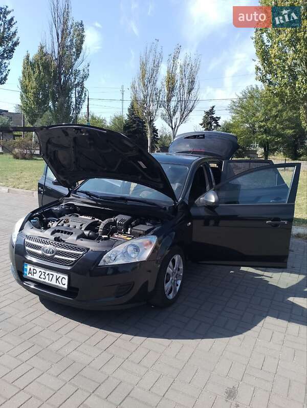Kia Ceed (2008)