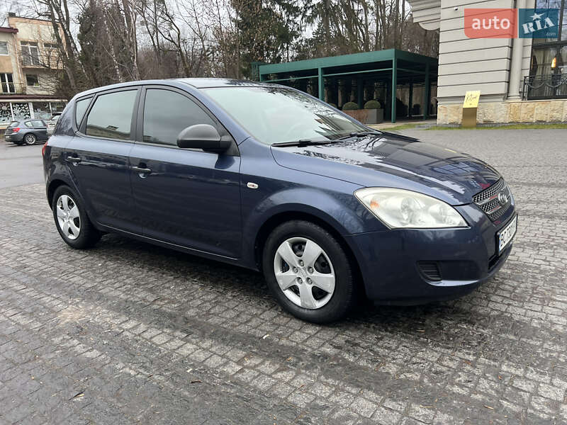 Kia Ceed (2008)