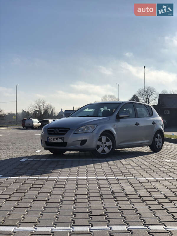 Kia Cee'd (2008)