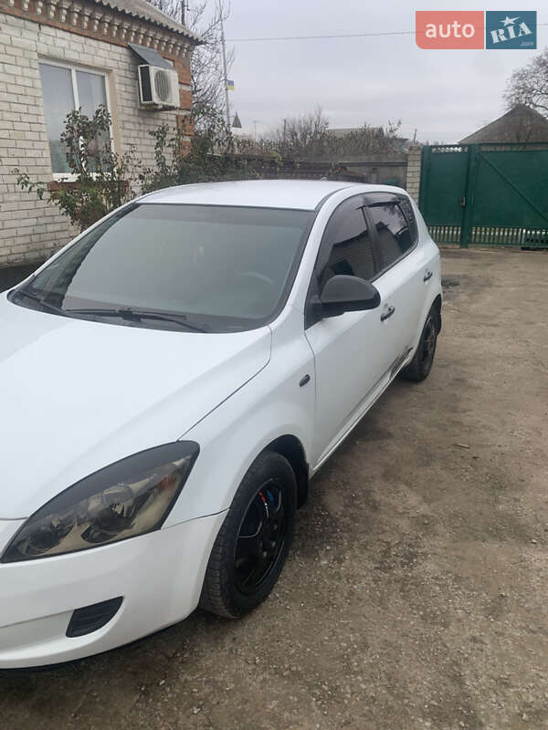 Kia Cee'd (2008)