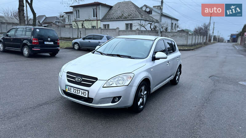Kia Ceed (2008)