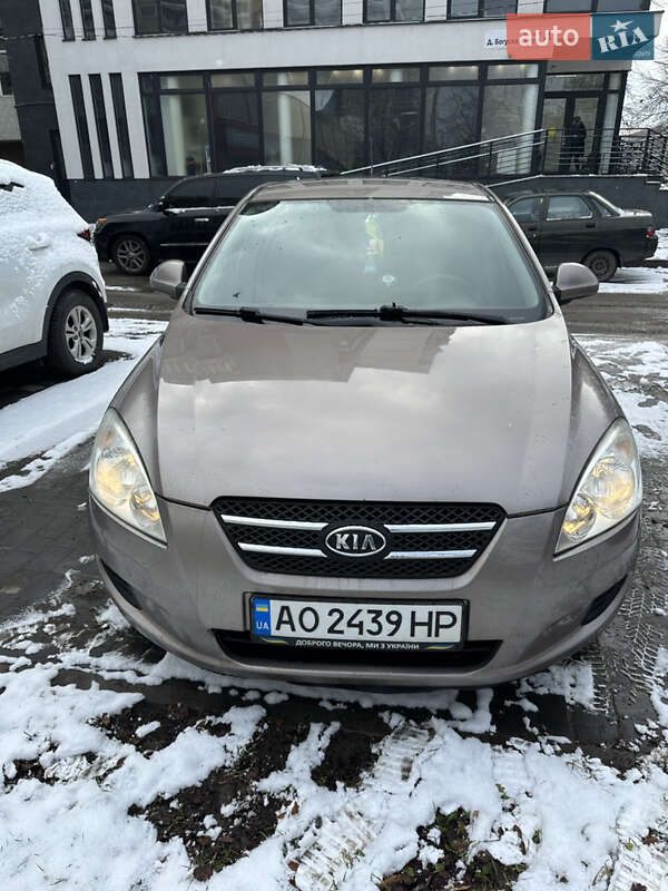 Kia Ceed (2007)