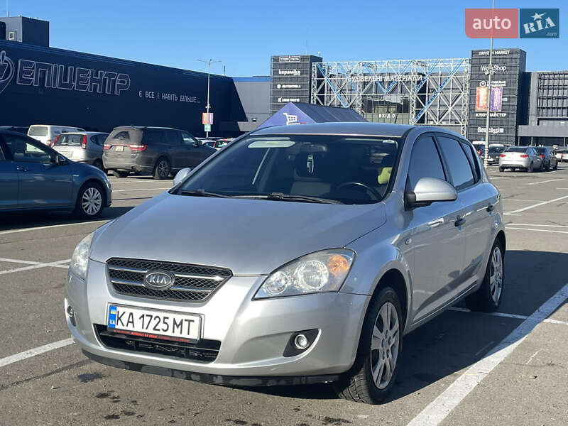 Kia Cee'd (2007)