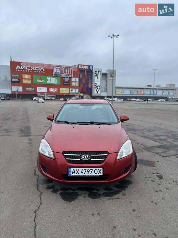 Kia Ceed (2008)
