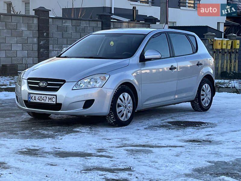 Kia Ceed (2007)