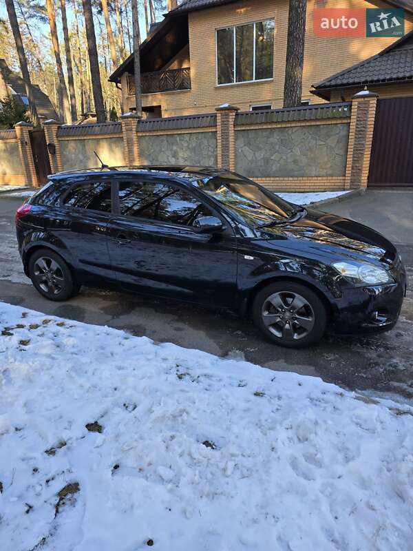 Kia Ceed (2010)