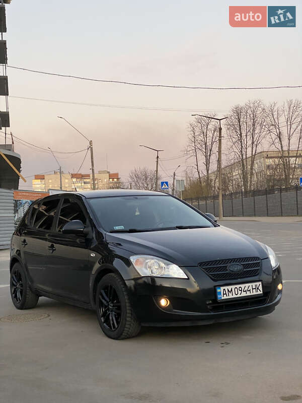 Kia Ceed (2007)