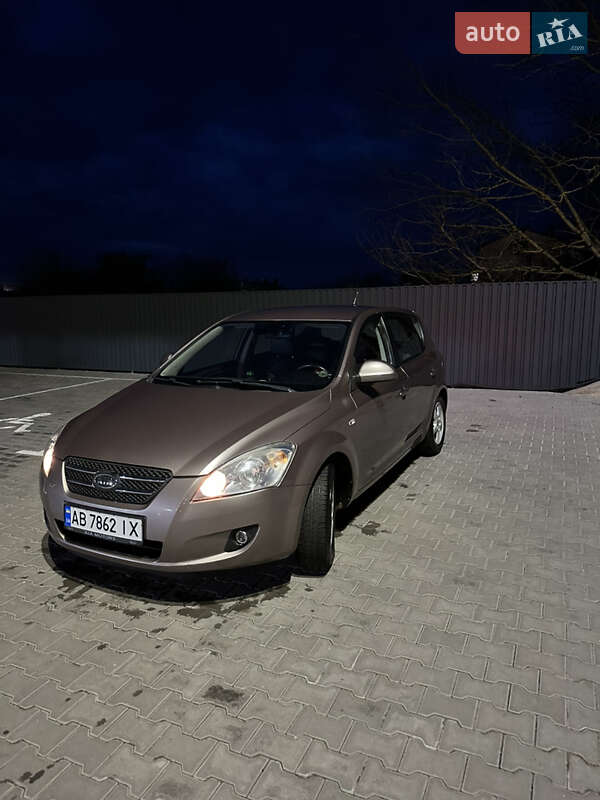Kia Ceed (2007)