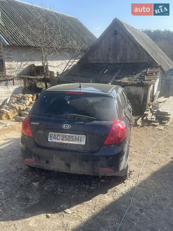 Kia Ceed (2007)