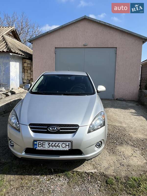Kia Ceed (2008)